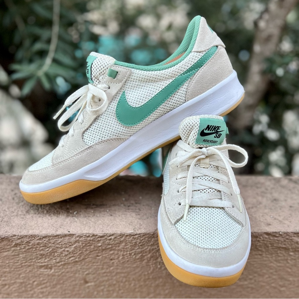 Nike Adversary